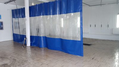 Штора для автомойки из ПВХ с прозрачной вставкой  размер 2х10м.